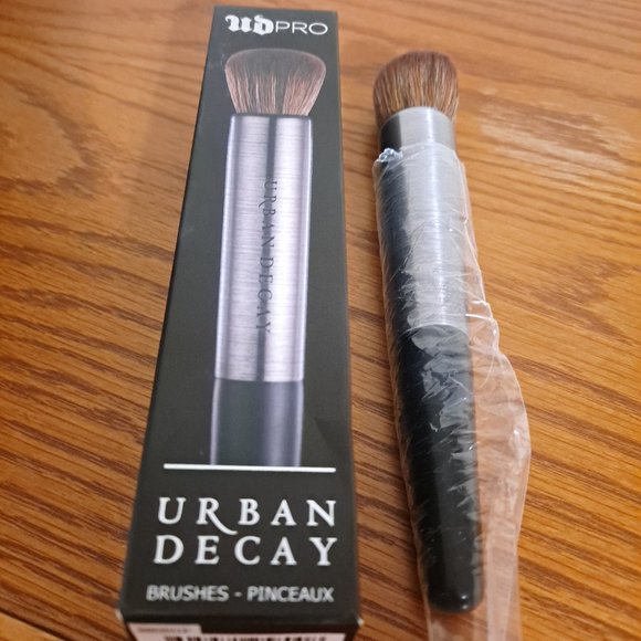 Urban Decay Other - Urban Decay Pro Optical Blurring Brush F105